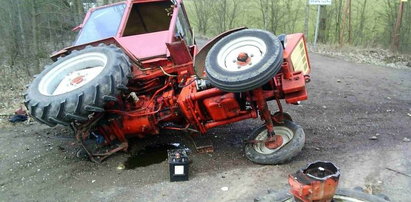 Volvo wjechało w traktor. Zginął rolnik