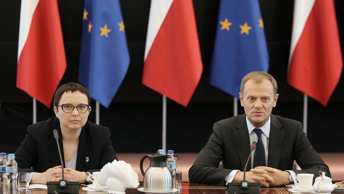 Minister edukacji Katarzyna Hall rozmawiała  z litewskim ministrem oświaty na temat obaw polskiej mniejszości, że nowa ustawa o oświacie na Litwie ogranicza możliwości uczenia się po polsku. Hall wyraziła zaniepokojenie w związku z tą sytuacją.