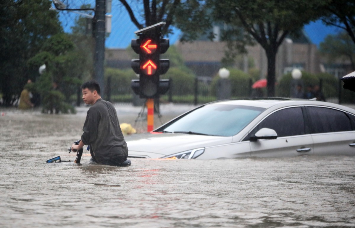 Zhengzhou, prowincja Henan, Chiny. 20.07.2021