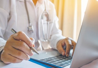 Walka z nieuczciwymi tzw. receptomatami przypomina kontredans [OPINIA]