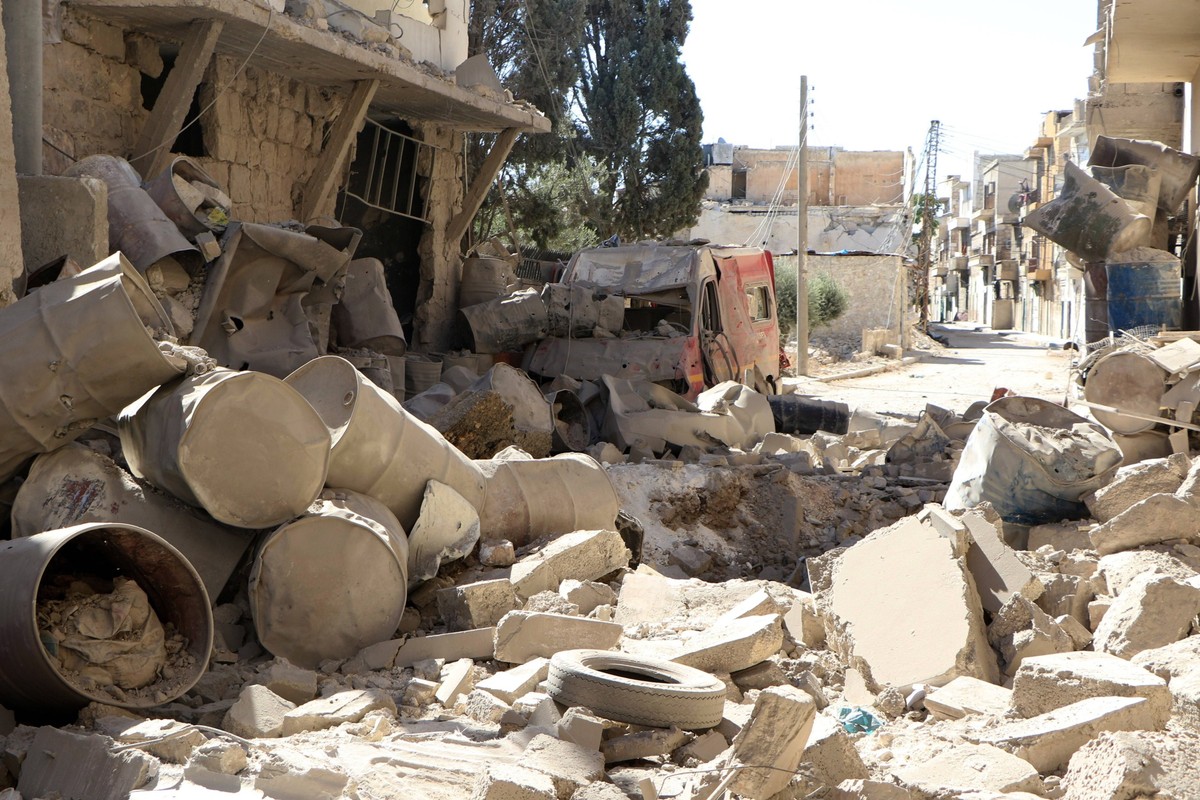 Skutki ataku bombami beczkowymi w Aleppo, rok 2016