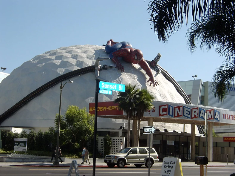 Super kino Cinerama w Los Angeles