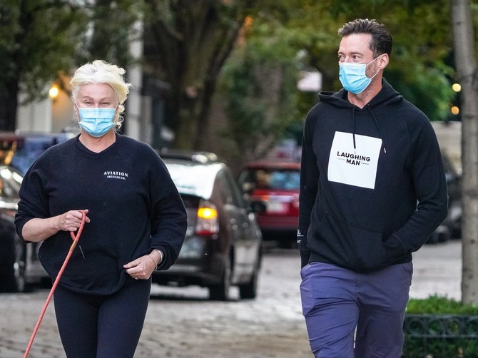 Hju Džekmen i Debora Li Furnes