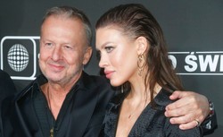 Bogusław Linda z córką na czerwonym dywanie