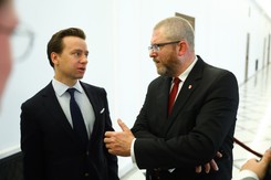 Gorąco w Konfederacji. Braun 'nie chce prowokować Rosji', Bosak się nie zgadza