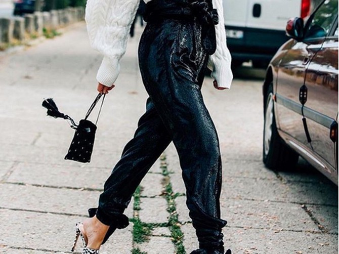 Crne pantalone su zakon!