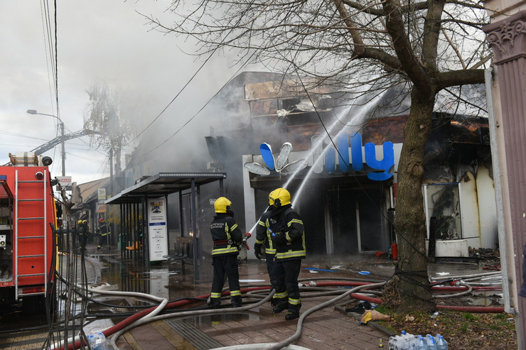 Obrenovac požar vatrogasci kineska robna kuća