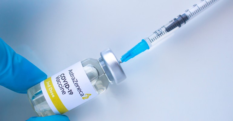 Szczepionka AstraZeneca - co o niej wiemy?