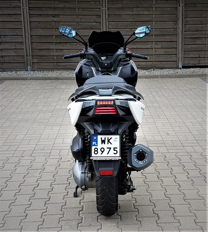 Kymco Xciting 400i z tyłu