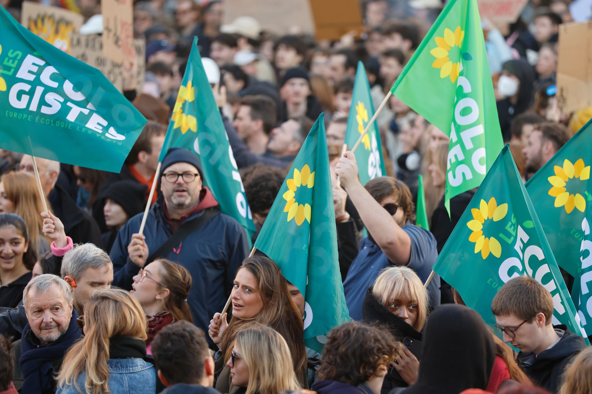 Na protestoch vo Francúzsku sa znova zišli tisíce ľudí. 