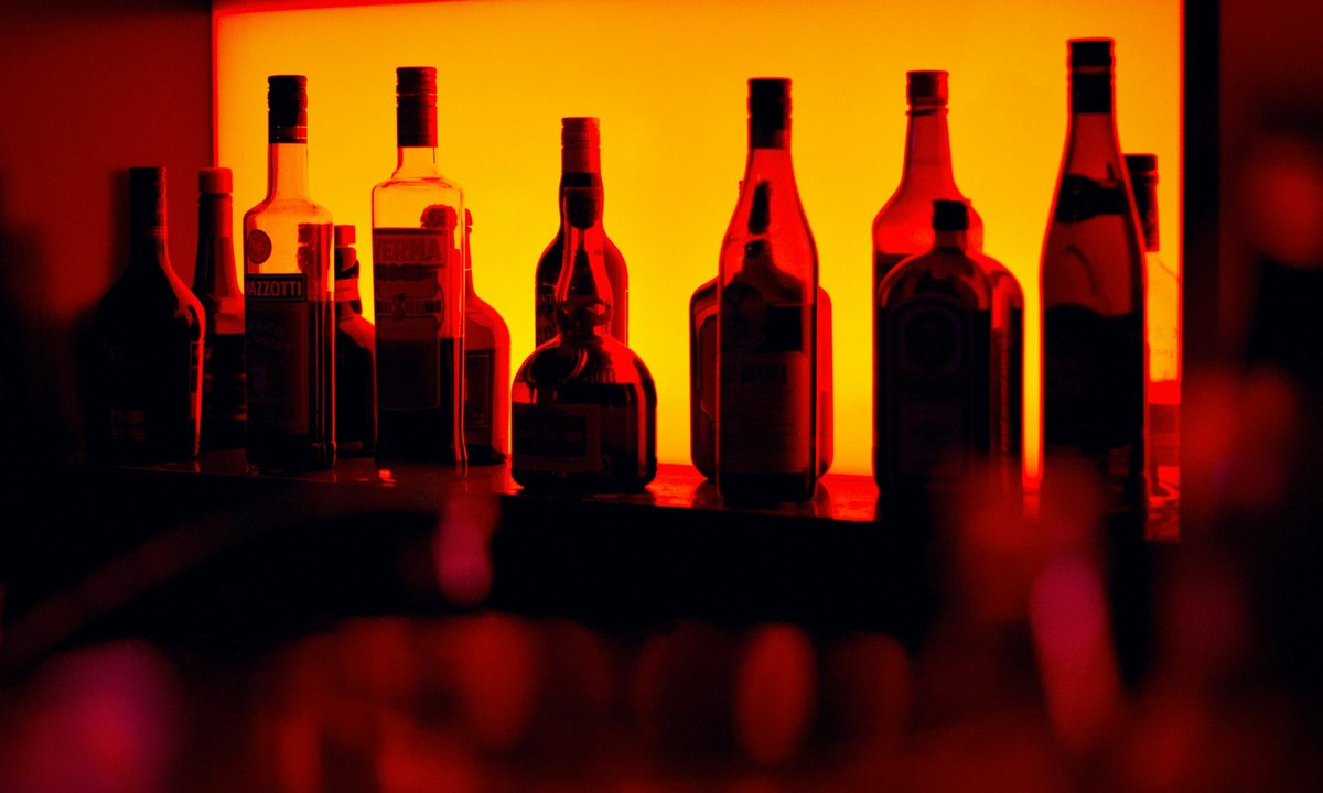 Prohibicja w Warszawie jednak wejdzie w życie? Na stole dwie dwie propozycje