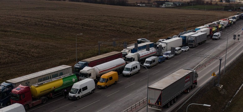 Polacy blokują, a Rosjanie biją brawo. To zagrożenie dla obrony Ukrainy i otwarte wrota dla moskiewskich szpiegów [KOMENTARZ]