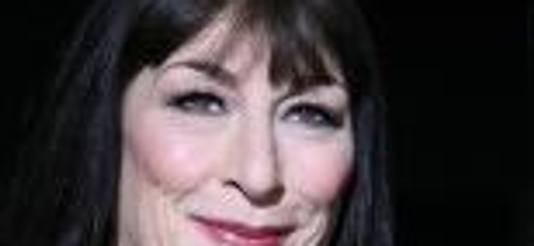 Anjelica Huston w muzycznym serialu