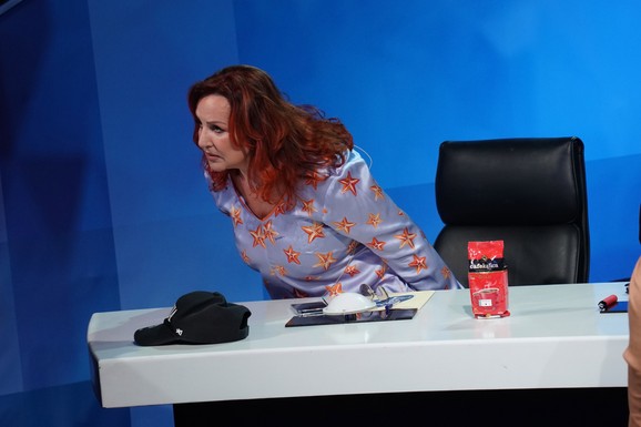 "NE DAM GLAS ZA KUPAĆI KOSTIM!" Nezapamćen skandal tresao "Zvezde Granda", Ana Bekuta surovo isprozivala pevačicu