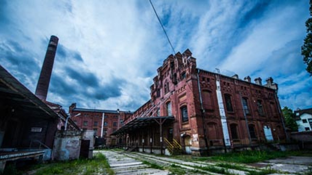 Budynki dawnego POLMOSU dziś. Niedługo na ich miejscu staną nowoczesne biurowce