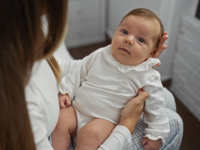 Mislila sam da moj nezaposleni muž čuva bebu dok sam ja na poslu, a onda sam od komšinice saznala surovu istinu