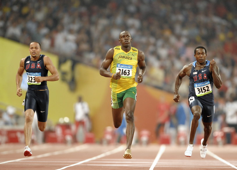 Usain Bolt z ogromną przewagę, w nonszalanckim stylu zwyciężył finałowy bieg na 100 metrów w ptasim gnieździe. Kibice w Pekinie wpadli w ekstazę, gdy zobaczyli na ekranach nowy rekord świata. 