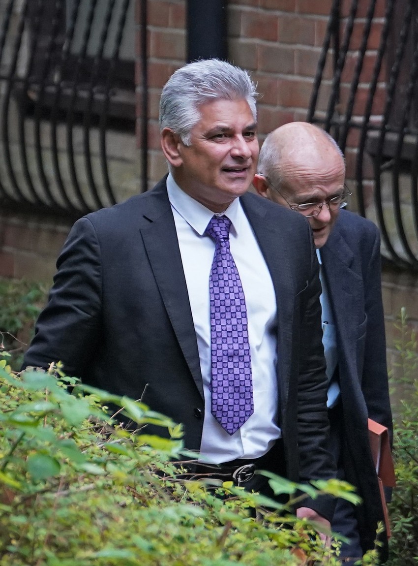 Dr Faramarz Šaramani, otac blizanaca