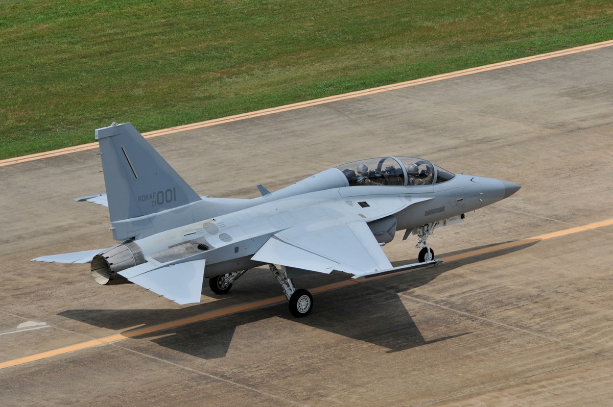 Myśliwiec FA-50, / Photo by ROKAF (2013), Republic of Korea Air Force, Korea Aerospace Industries, Flickr, cc-by-2.0