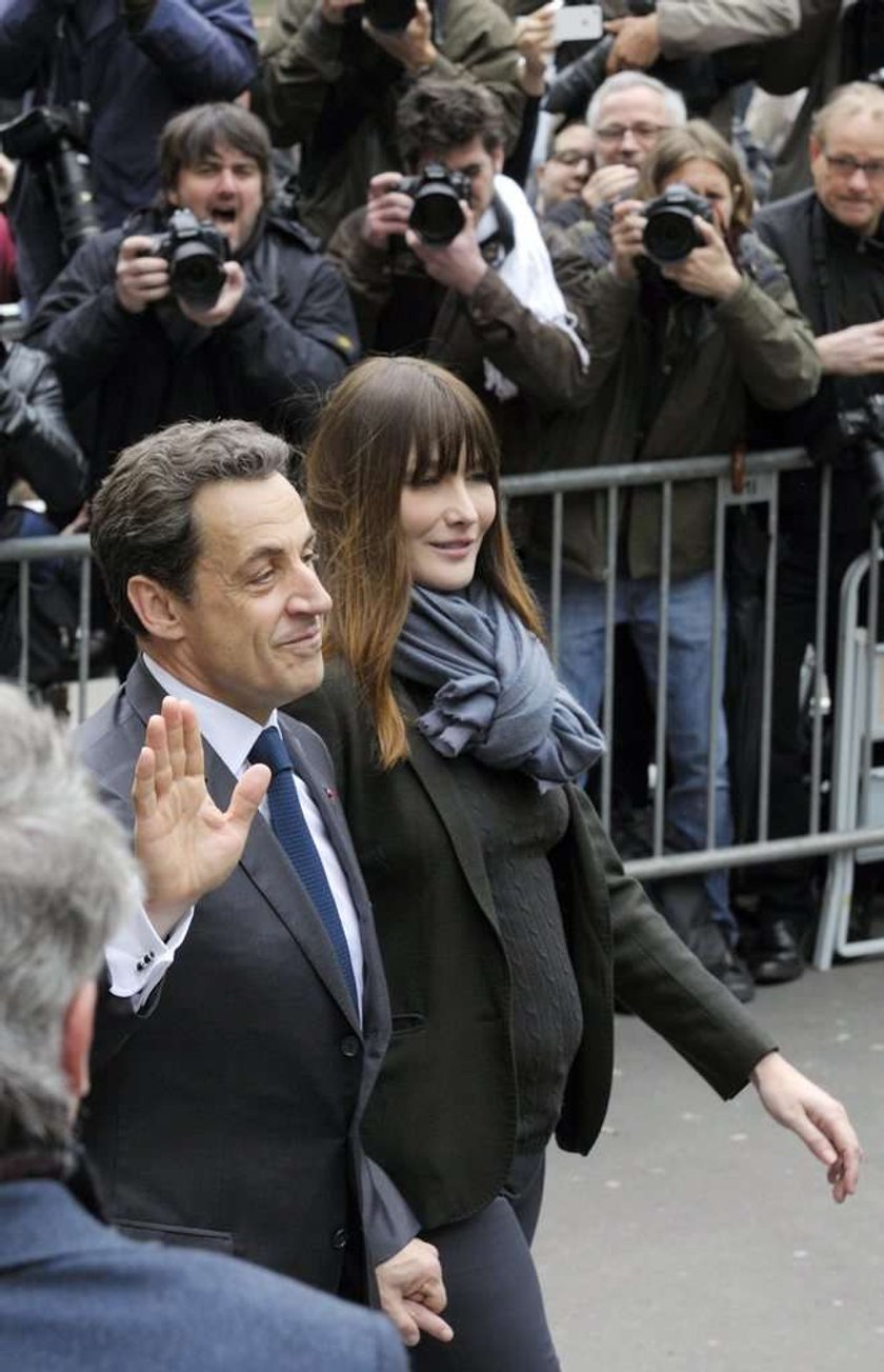 FRANCE2012-ELECTIONS-VOTE-PS-HOLLANDE