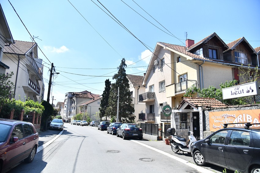 Izašao da baci smeće, a napadači zapucali iz kola u pokretu RAS Milan Ilic