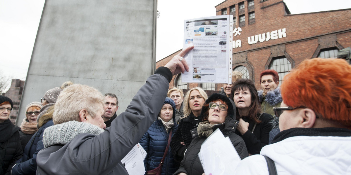Katowice. Wdowy i emeryci walczą o rekompensatę 