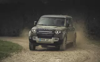 Nowy Land Rover Defender – emocjonująca pierwsza jazda na prawym fotelu
