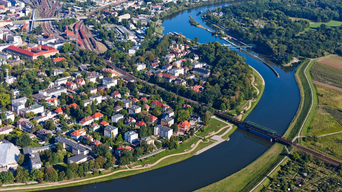 Władze gminy Turawa złożyły do wojewody wniosek o wszczęcie postępowania nadzorczego wobec uchwały Rady Miejskiej Opola w sprawie rozszerzenia granic miasta - informuje "Nowa Trybuna Opolska".