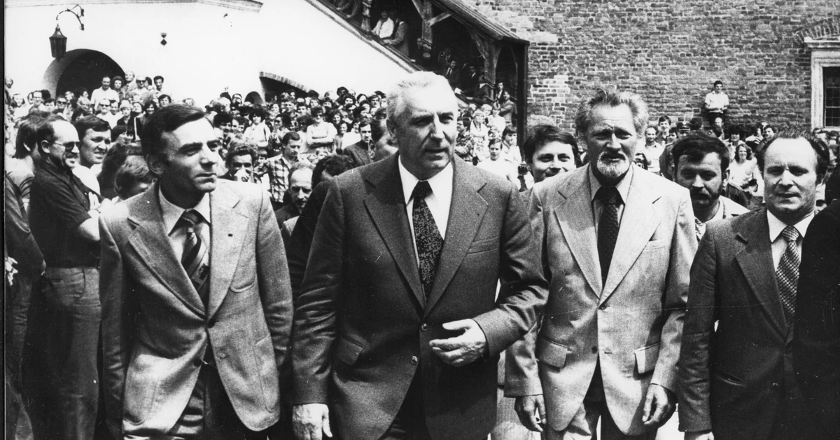 QUIZ. Historia Polski PRL. Na dwa ostatnie pytania raczej każdy zna odpowiedź