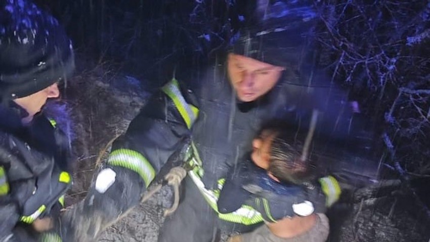 Tročlana porodica sletela kolima u kanjon reke Ibar