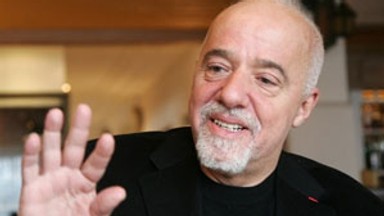 O kromce, co spadła złą stroną. Fragment książki Paulo Coelho