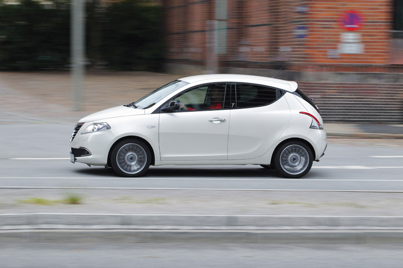 Lancia Ypsilon kontra Mini One Clubman i Citroen C3: czyli, wielkie wejście  w małym formacie