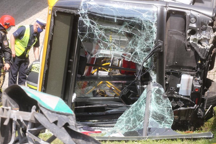 Autobus spadł z mostu w Warszawie