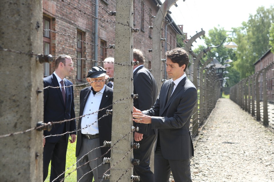 	Premier Kanady Justin Trudeau oddał hołd ofiarom Auschwitz 