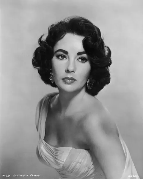 Elizabeth Taylor, zdjęcie promocyjne filmu &quot;Ścieżka słoni&quot;, 1954 / MGM Studios / GettyImages 