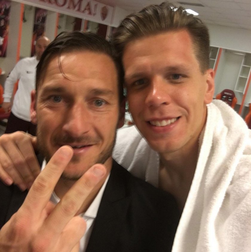 Wojciech Szczęsny zaśpiewał piosenkę dla Tottiego. Jak mu poszło? 