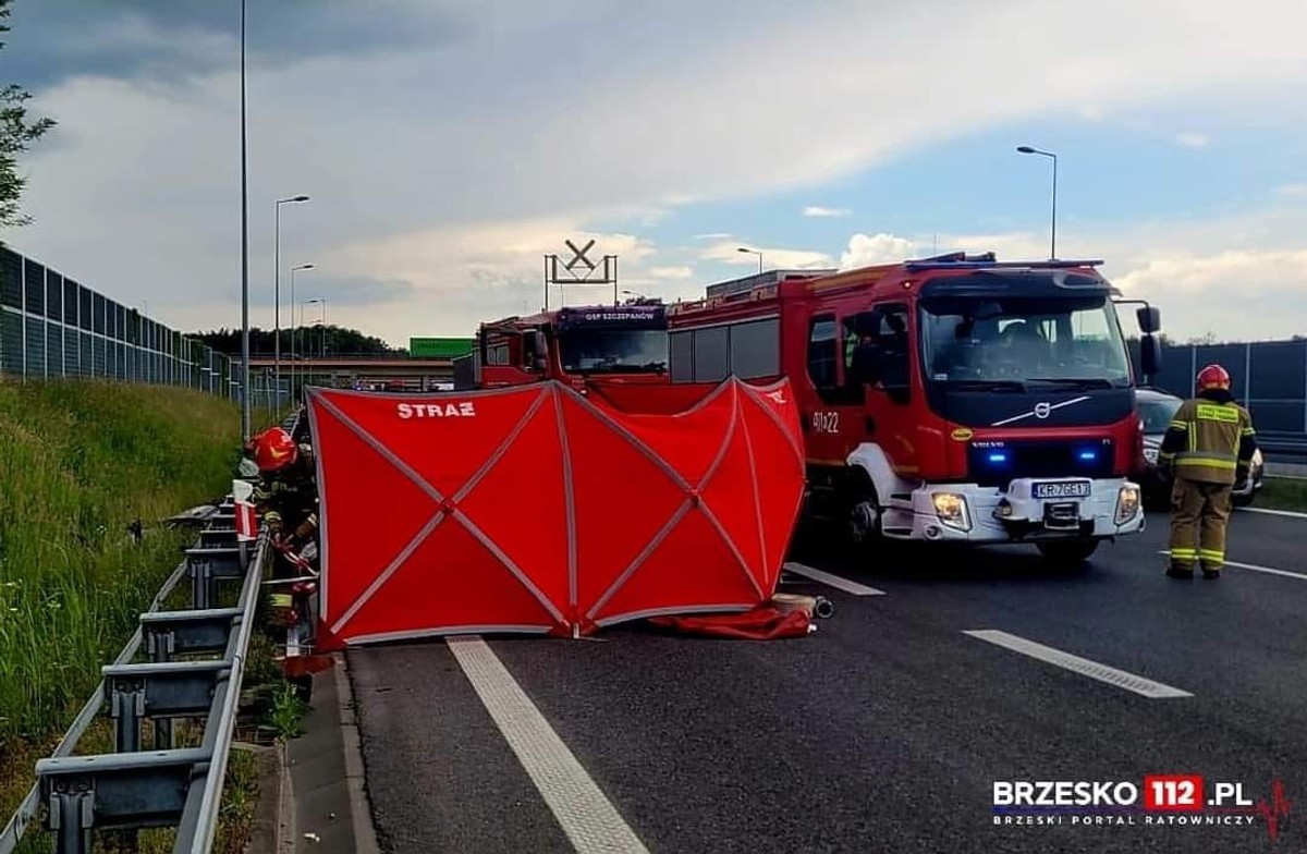 Tragedia o świcie na A4 pod Wrocławiem. Dachowanie zakończone śmiercią