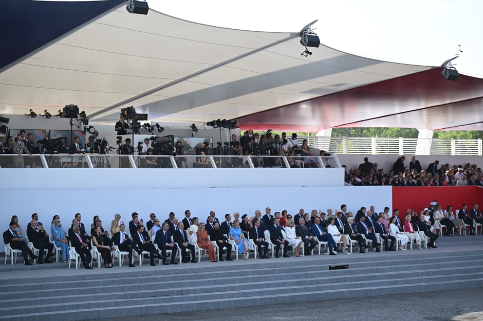 Aleksandar Vučić na paradi u Francuskoj
