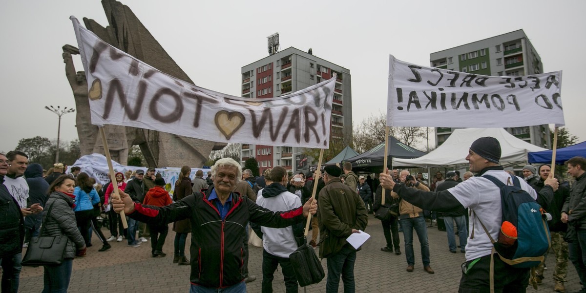 Dąbrowa Górnicza. Obrona pomnika Bohaterów Czerwonych Sztandarów 