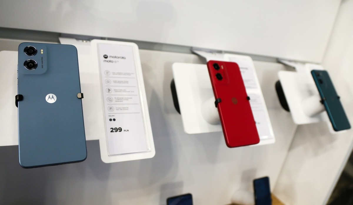 Motorola wprowadza pierwsze w branży "etykiety AI"