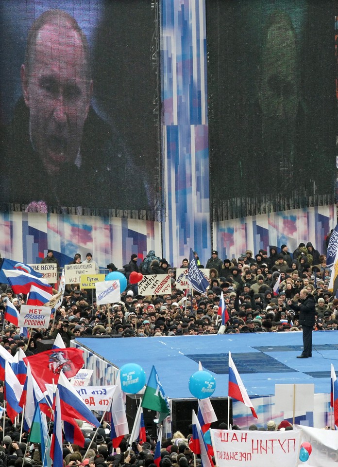 Tysiące zwolenników Putina na ulicach