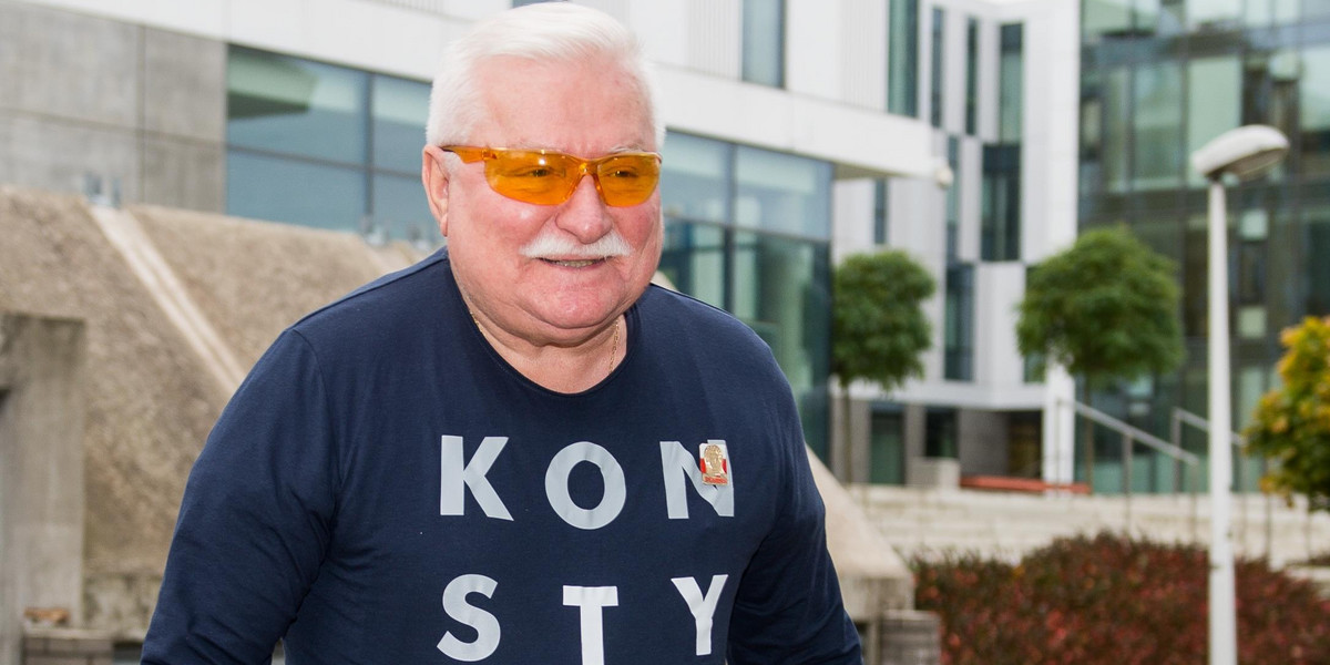 Lech Wałęsa podarł ulotkę kandydata PiS