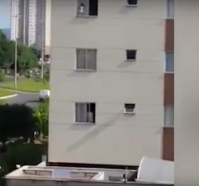 Breaking! Lángokban áll egy óbudai panelház, kimenekítették a lakókat!  (Videó) - Blikk Rúzs