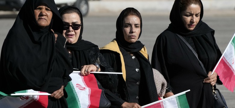 Iranka ukarana 74 batami po publikacji zdjęcia bez hidżabu na głowie