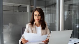 zakładowy staż pracy. czy pracodawca musi wymagać zaświadczenia z zus