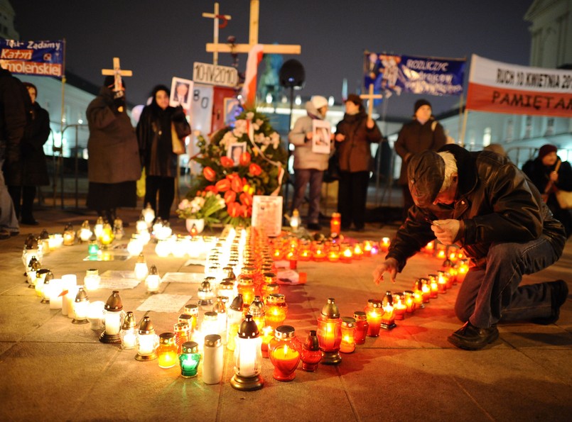 Burzliwy czwartkowy wieczór przed Pałacem Prezydenckim