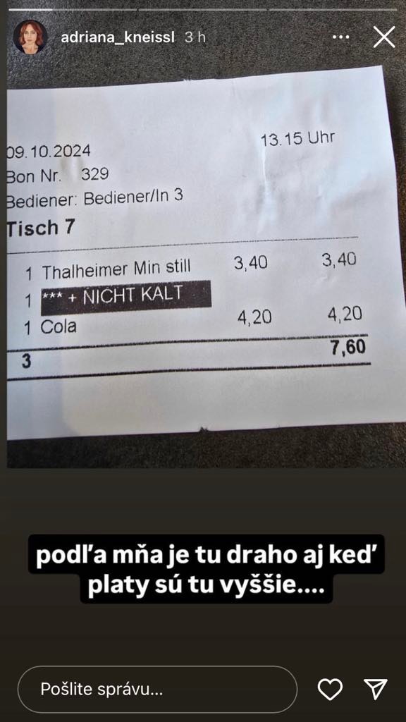 Adriana ukázala účet za dva nápoje.