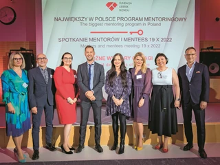 Na zdj. od lewej: Agnieszka Maruda-Sperczak, Jacek Bełdowski, Katarzyna Syrówka, Łukasz Czepiela, Aga Maciejowska, Monika Jezierska, Anna Sirocka, Mariusz Kostera.