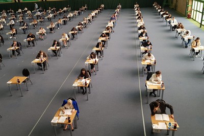 Zmiany w korporacji adwokackiej i radcowskiej: Nowe zasady egzaminów, ubezpieczeń i ochrony tytułu