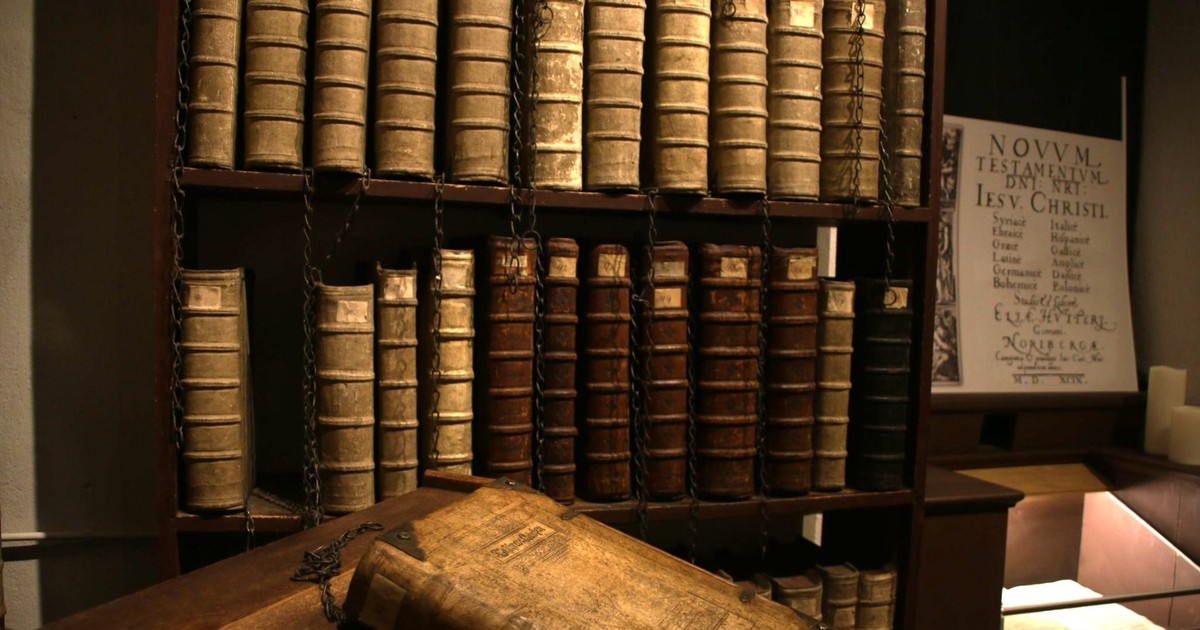 Biblioteka Łańcuchowa. Jedyna taka w środkowej Europie!